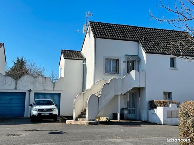 Logement semi individuel de 2 pièces 59 m2 avec terrasse et jardin
