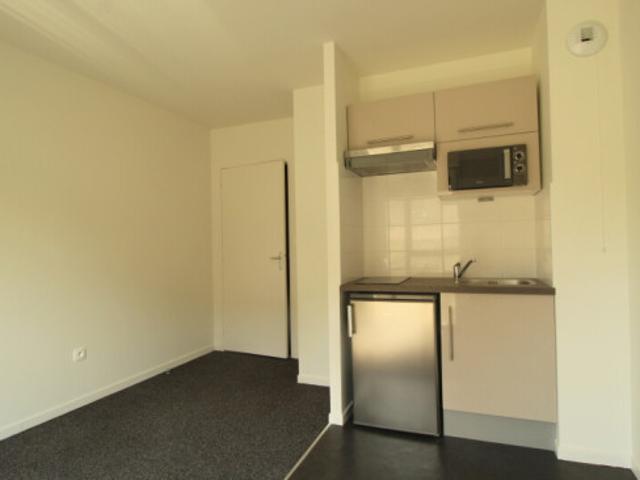 Logement Studio à louer de 21m², à Troyes