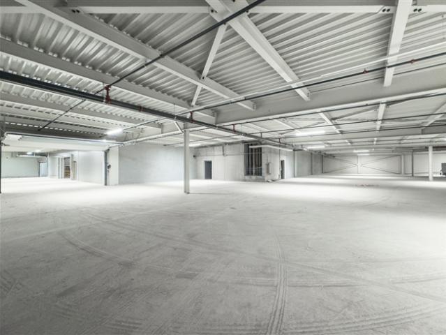 Logistische/handwerkliche Nutzfläche von 600 m2 im Obergeschoss eines Neubaus