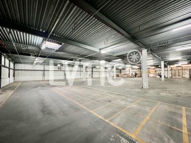 Logistiklager von 2200 m2 in Etoy zu vermieten