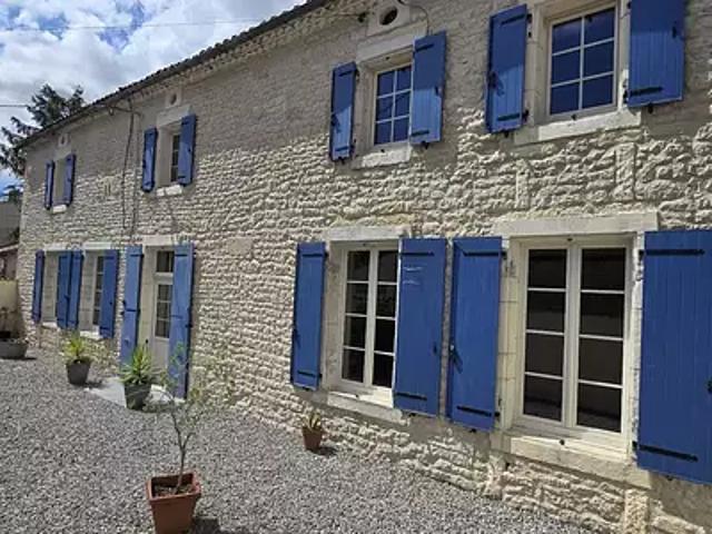 Loiré sur Nie 17470 Achat / Vente maison 8 pièces t8 parking