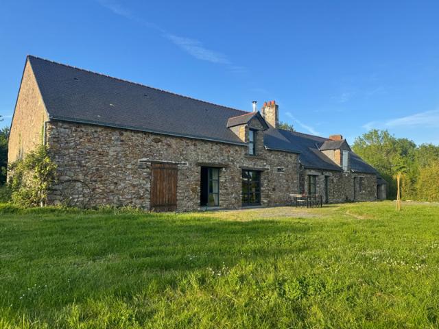 LOIREAUXENCE Belle longère 18e, renovée 178m2 8 pièces