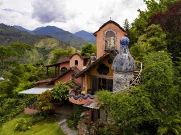 LOJVIL134: Una Obra Maestra de Arte y Serenidad en el Corazón de Vilcabamba