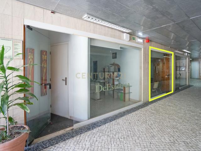 Loja mobilada Coimbra