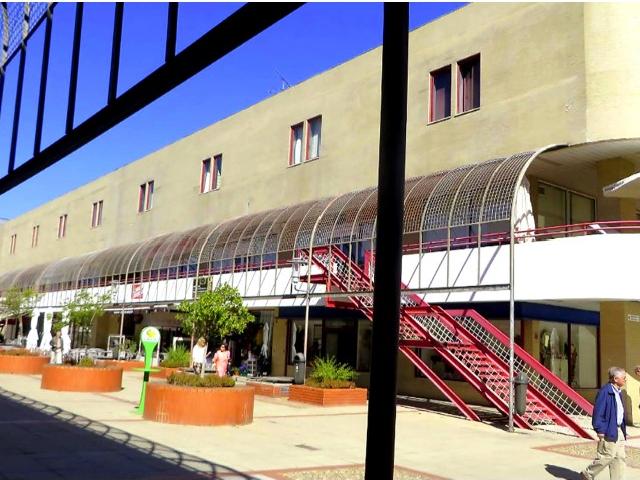 Loja no Centro Cívico de Carnaxide C. Comercial Solátia