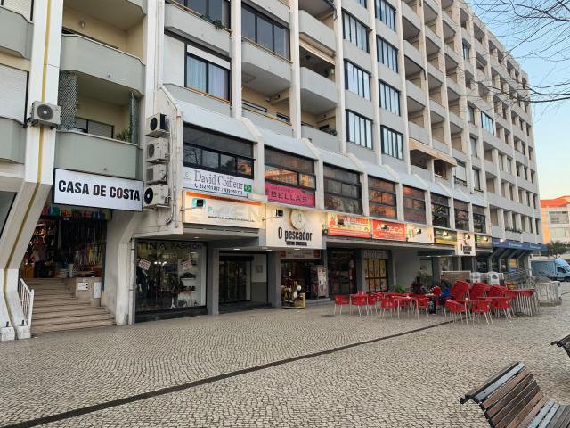 Loja no Centro Comercial O Pescador