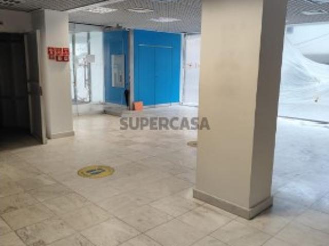 Loja no centro de Vagos