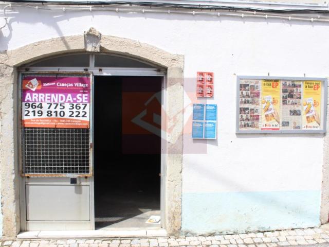 Loja no centro de Caneças para arrendamento