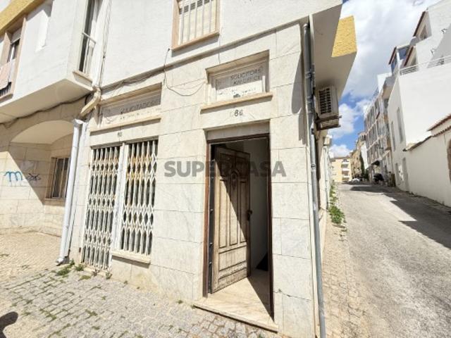 Loja no Rés do Chão no Centro Histórico de Lagos