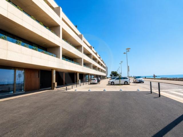 Loja Nova em 1.ª Linha de Mar em Edifício de Luxo em Vila do Conde