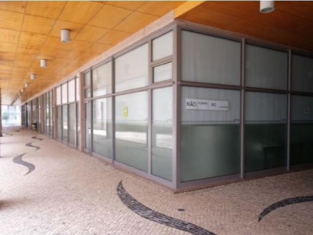 Loja Aveiro próxima à Avenida Dr. Lourenço Peixinho