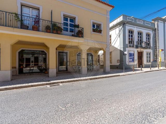 Loja, Azeitão