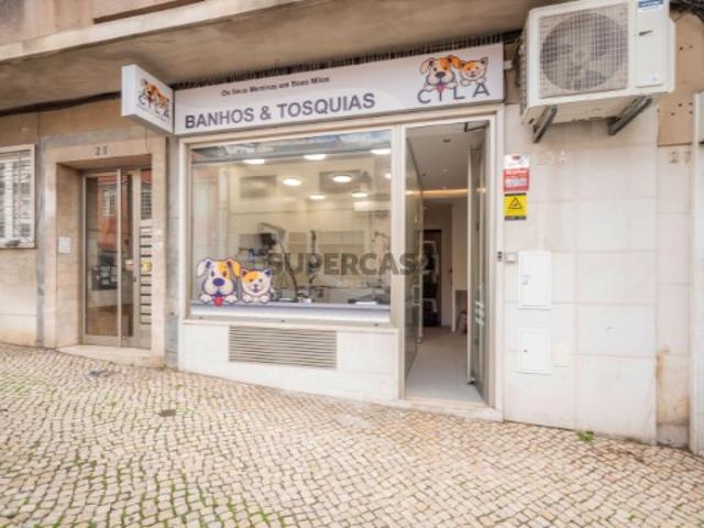 Loja com 55 m2 Avenidas Novas Lisboa