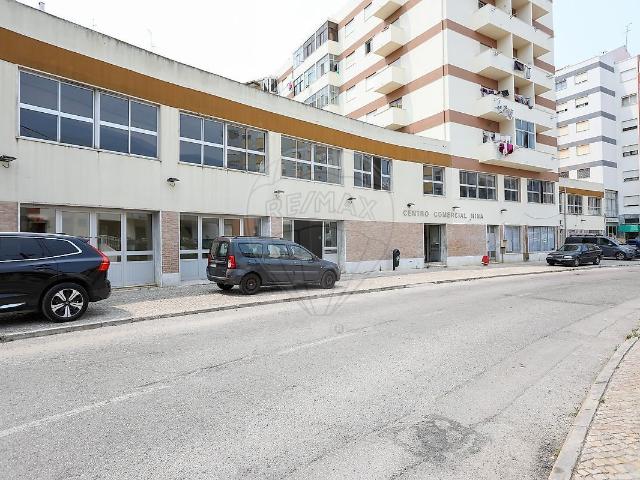 Loja à venda em Seixal