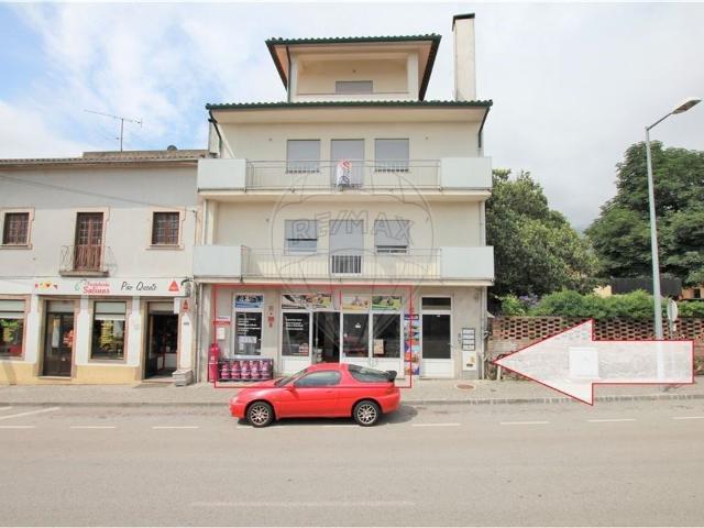 Loja à venda em Tondela