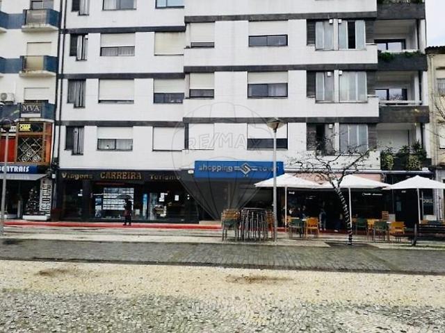 Loja à venda em Vila Nova de Famalicão