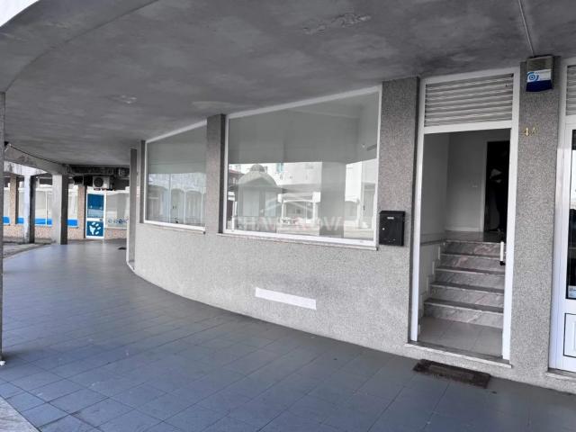 Loja à venda no centro de Oliveira do Bairro | 45 000€