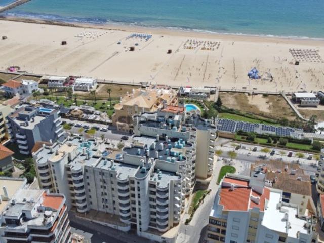 Loja à Venda na Primeira Linha da Praia da Rocha Oportunidade Única