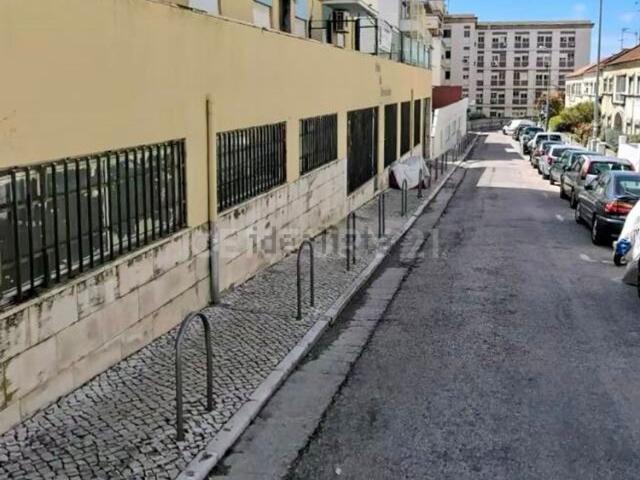 Loja, Almada Cova da Piedade Pragal Cacilhas