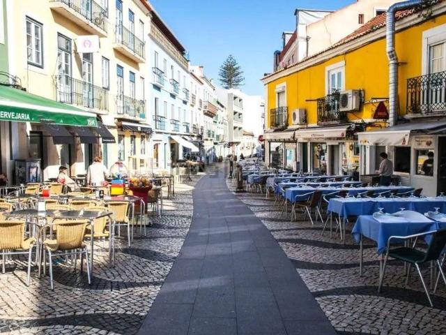 Loja, Almada Cova da Piedade Pragal Cacilhas