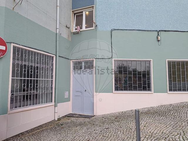 Loja, Almada Cova da Piedade Pragal Cacilhas