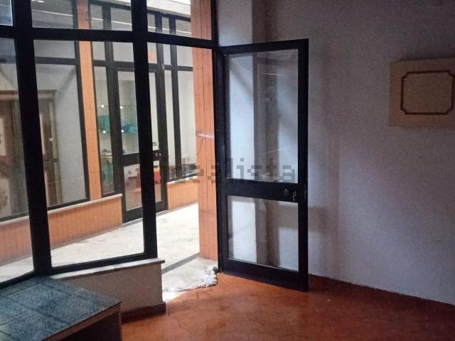 Loja, Almada Cova da Piedade Pragal Cacilhas