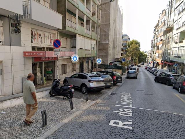 Loja, Almada Cova da Piedade Pragal Cacilhas