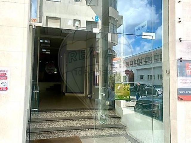 Loja, Almada Cova da Piedade Pragal Cacilhas