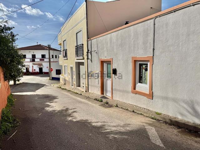 Loja, Alte