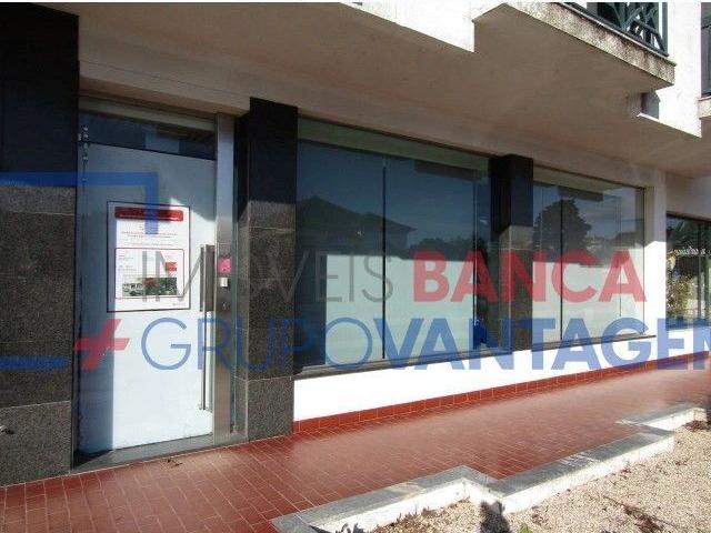 Loja Ampla com 195 m² Antiga Agência Bancária em Nossa Senhora das Febres