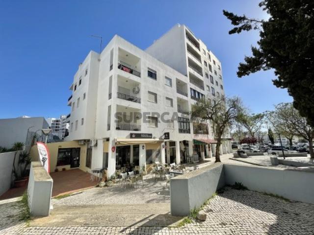 LOJA AMPLA E CENTRAL PARA VENDA EM QUARTEIRA