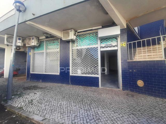 Loja Ampla, Loures