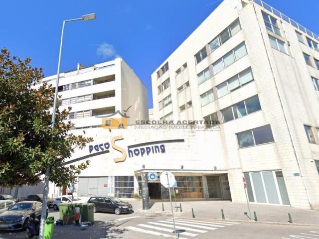 Loja antigo supermercado Paços de Ferreira
