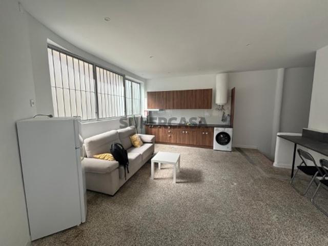Loja/ Apartamento com 120 m2 em Campolide | Wallis Real Estate