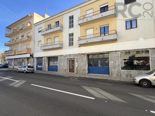 Loja / Armazém no centro de Torres Vedras