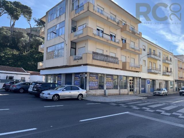 Loja / Armazém no centro de Torres Vedras