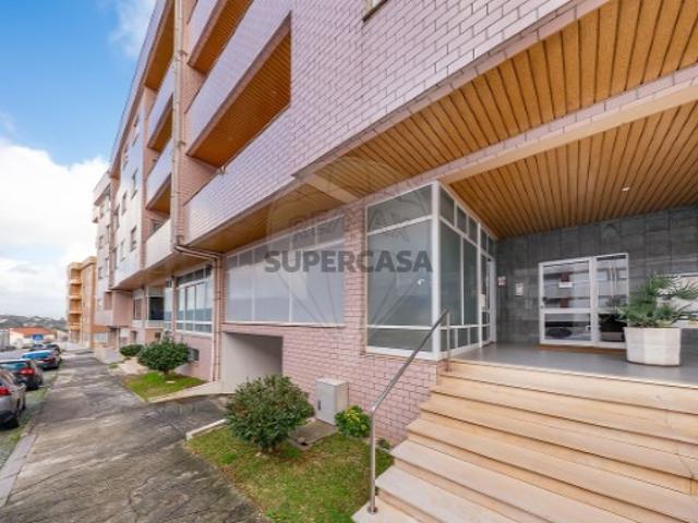Loja c/ 160 m2 em Ferreiros, Braga