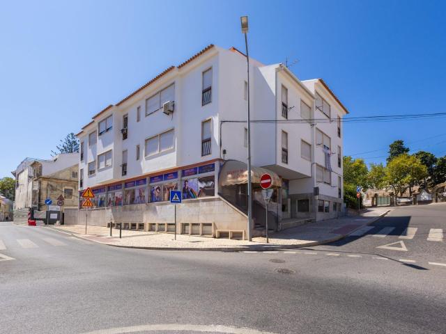 Loja, Cascais, Carcavelos 630m² Carcavelos e Parede