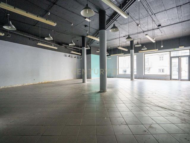 Loja Centro Histórico de Oeiras, com Parqueamento