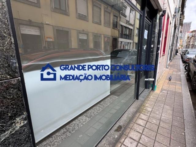 Loja Centro Porto ao Largo Padrão