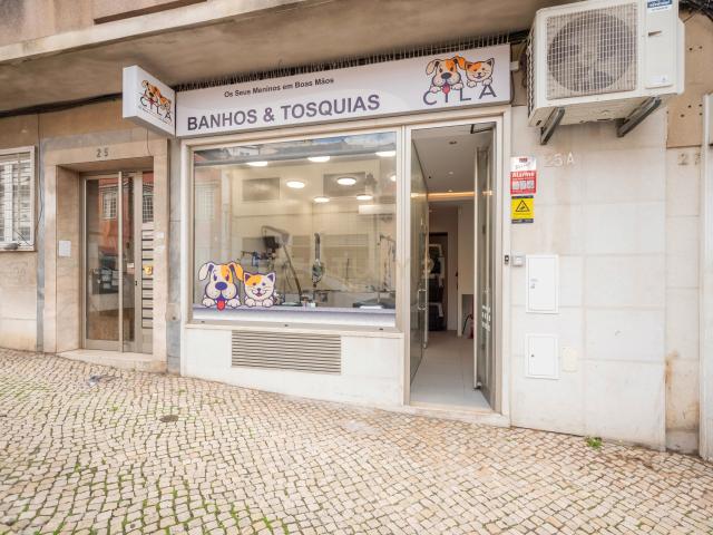 Loja com 55 m2 Avenidas Novas Lisboa
