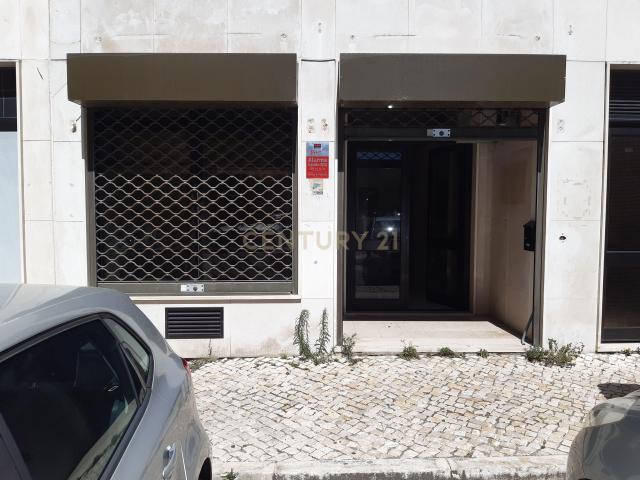 Loja com 55 m2 na Quinta do Património, Sacavém