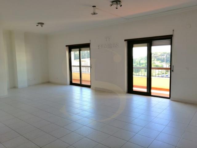 Loja com 58m2, Seixal