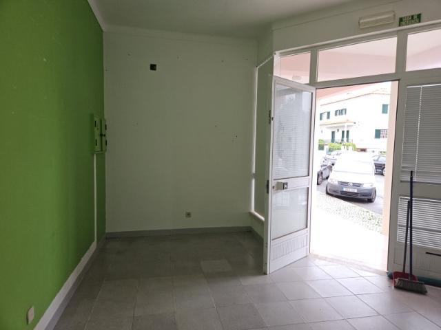 loja com 85 m2 para arrendar