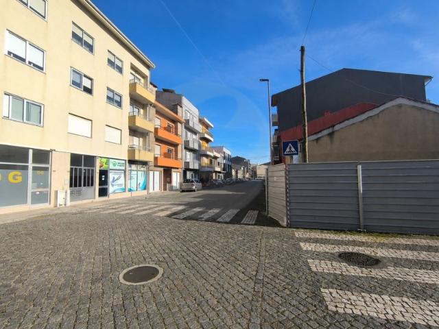 Loja com 90 m2 nas Caxinas em Vila do Conde