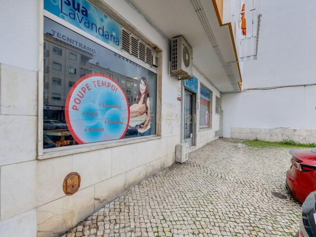 Loja com 120 m² no Coração de Queluz – Excelente Oportunidade de Investimento