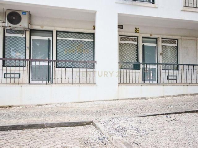 Loja com 122 m2 em Outeiro de Polima