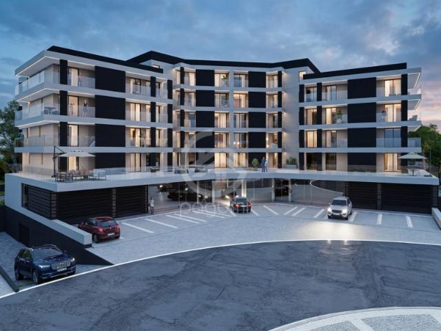 Loja com 125,48 m² em Pedrouços