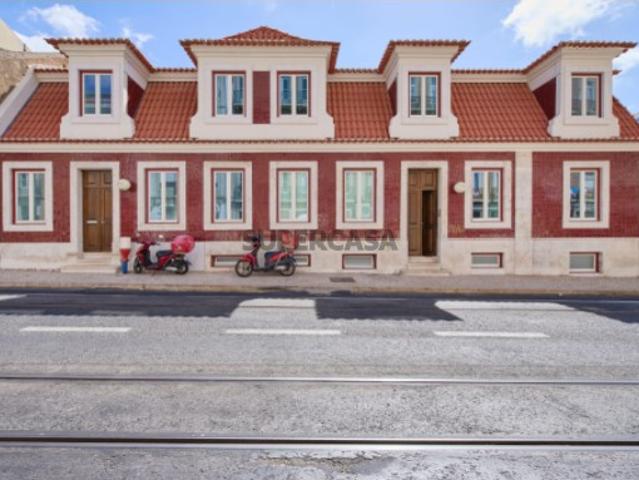 Loja com 155m2 na Villa dos Coches, Belém, Lisboa