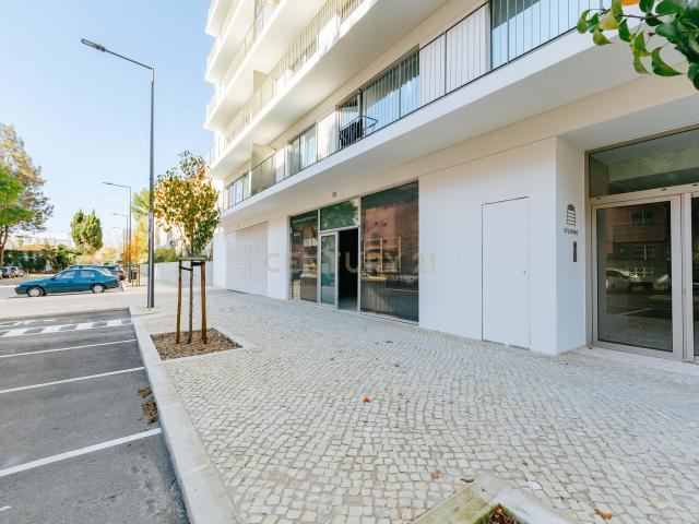 Loja com 179m2 para Arrendamento | Empreendimento O´living